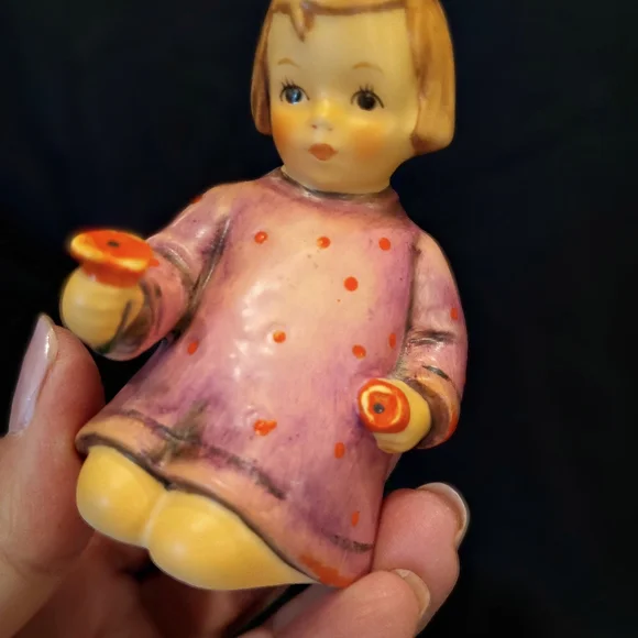 Hummel Figurines - Picture 3 of 3